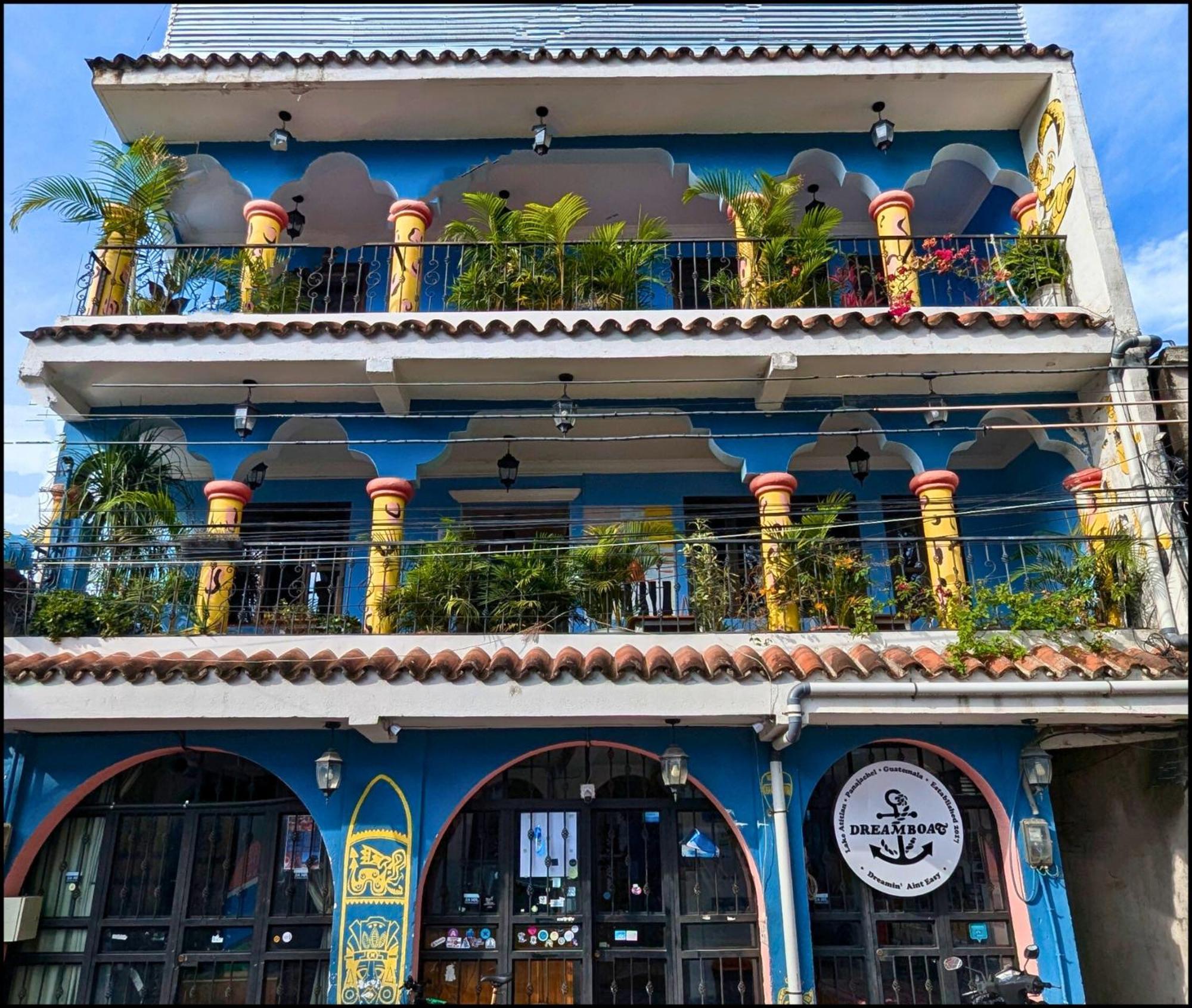 Dreamboat Hostel Panajachel Kültér fotó